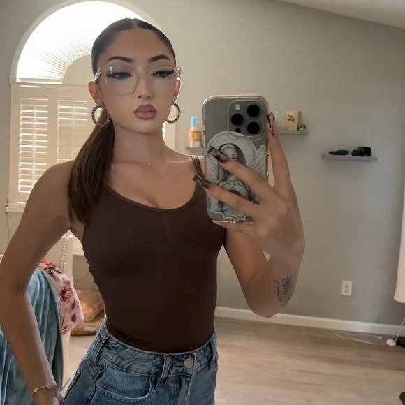 angelica_214